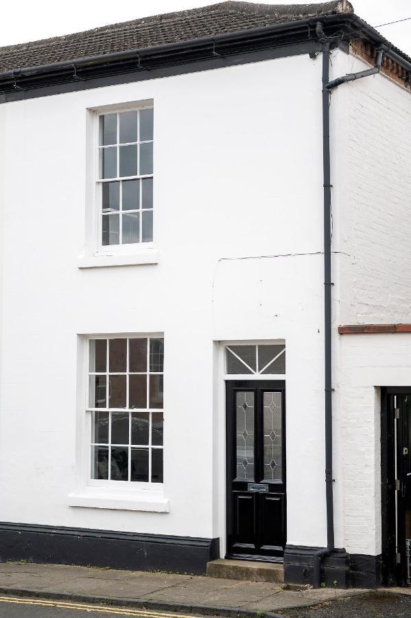 The Teapot Cottage In Town Centre Free Parking ストラットフォード＝アポン＝エイボン エクステリア 写真